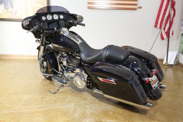 2020 Harley-Davidson® FLHX - Street Glide® - Image 6